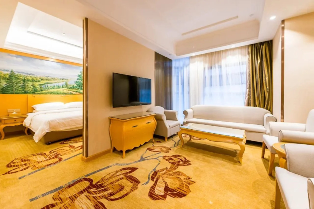 Vienna Hotel (Nanjing Qidi Street)