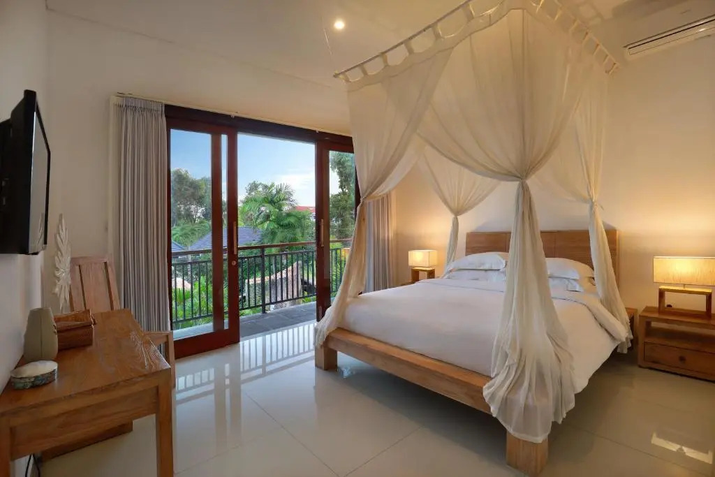 BIG Private 7 BED, 7 BATH, Goldflower Villa with 2x Pool, 2x lounge, Best location