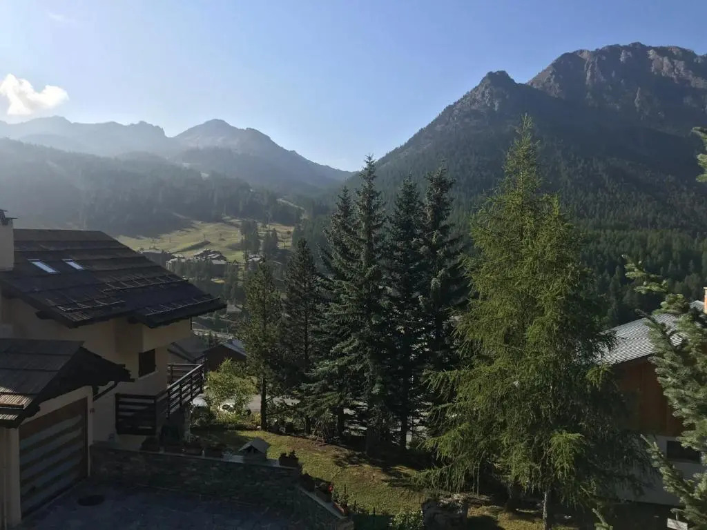 Chalet Années 70 Spacieux pour 10 Pers. - FR-1-445-139