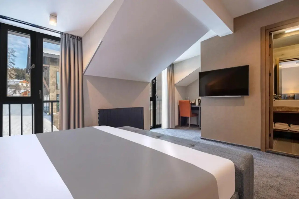 Sunny Hotel