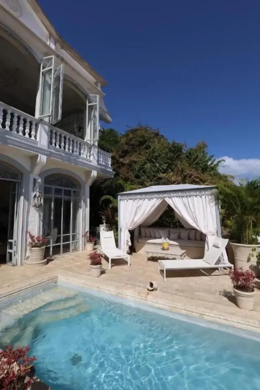 Villa Caprichosa