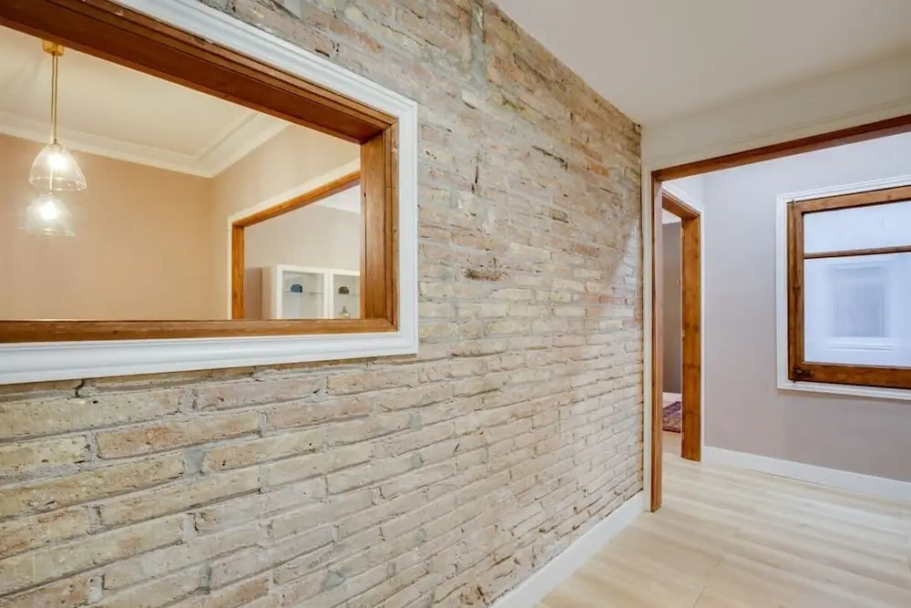 Cosy 3 Bed 2 Bath in Vibrant Eixample, Near Metro