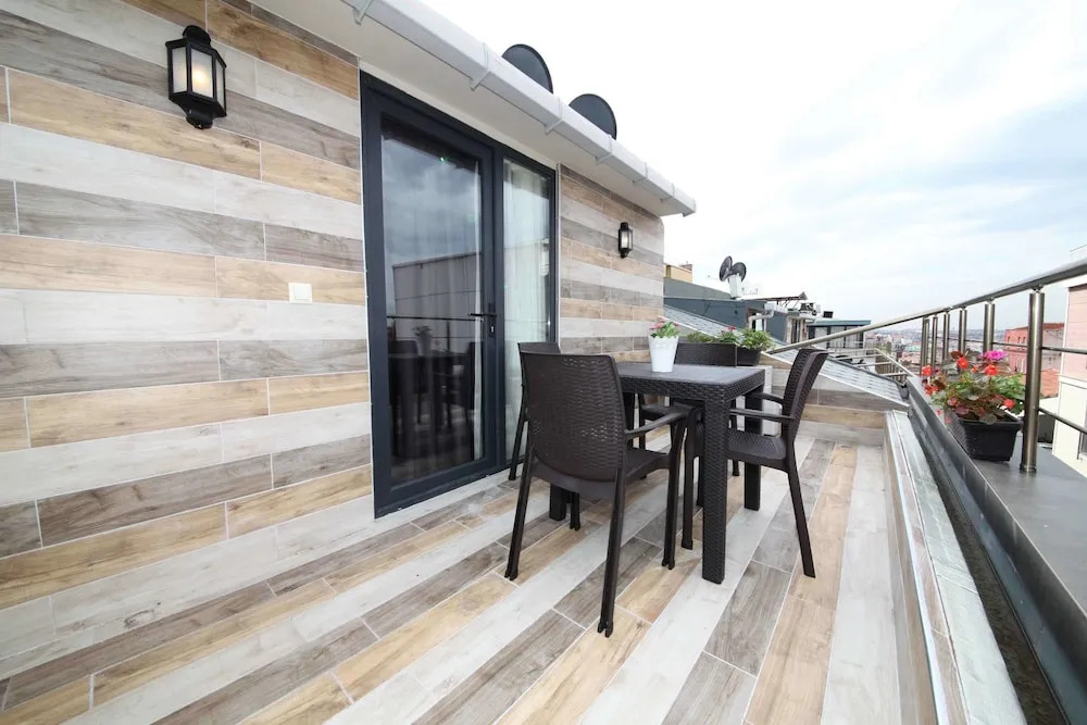 Corner Suite