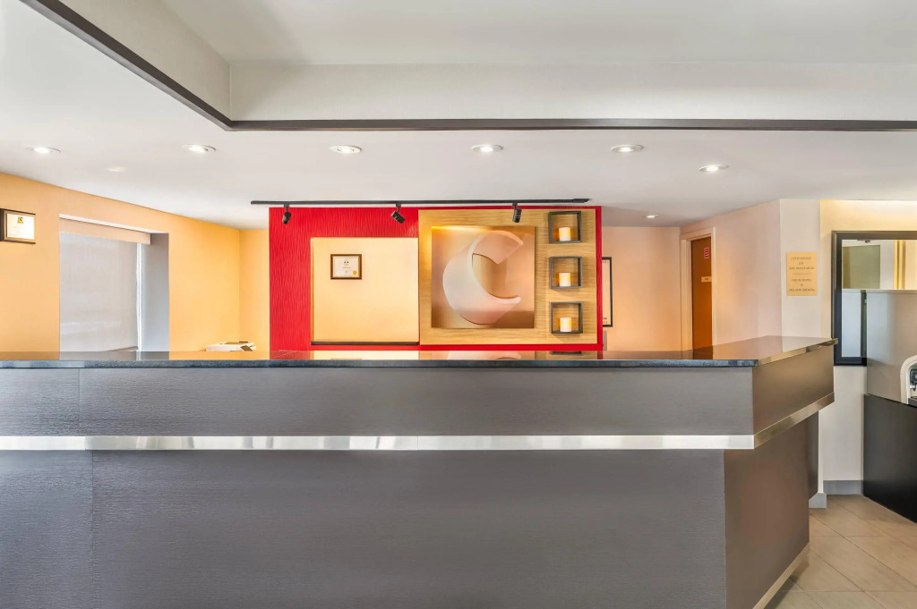 Comfort Inn Montreal - Laval - Highway 15