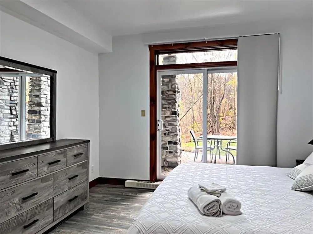Les Eaux 227-1 by Escapades Tremblant
