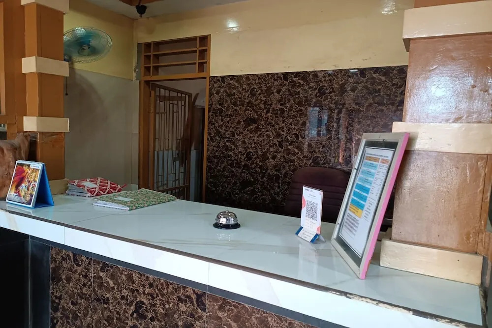 OYO 93479 Hotel Jaguar Sentani