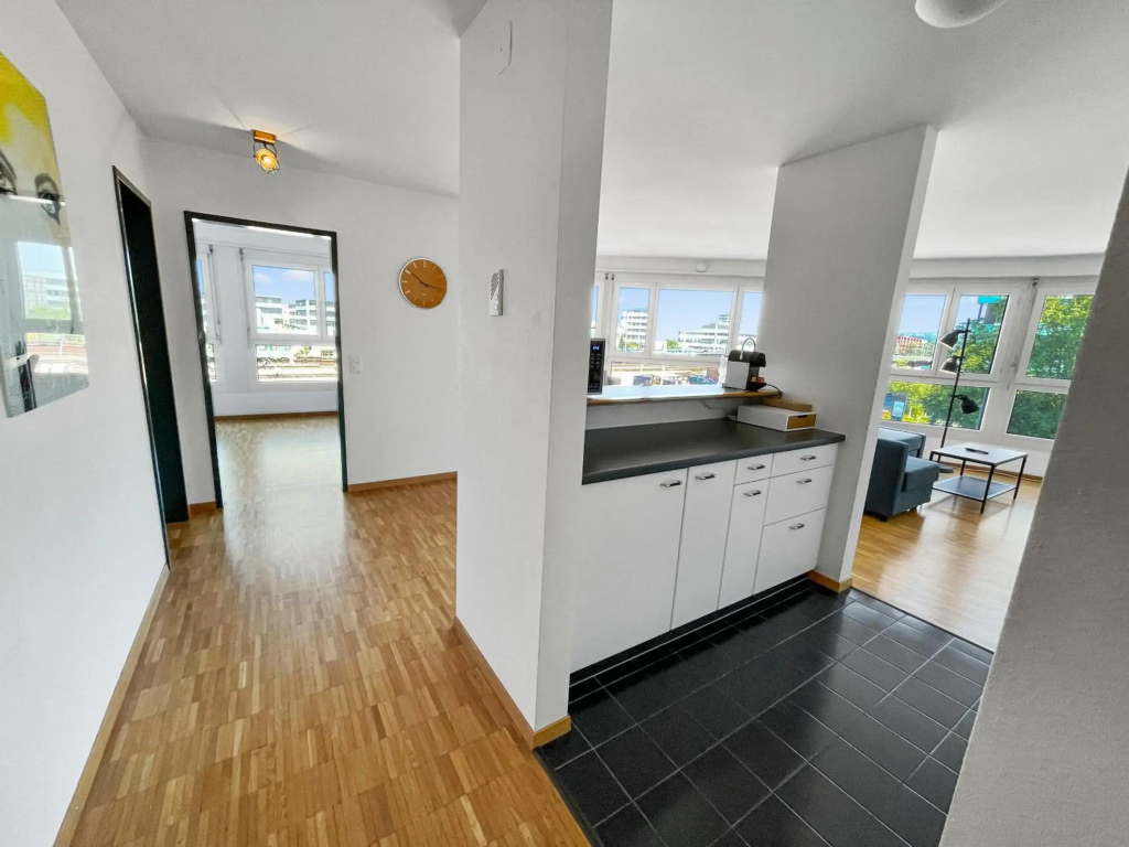 Zug Central Business Apartment
