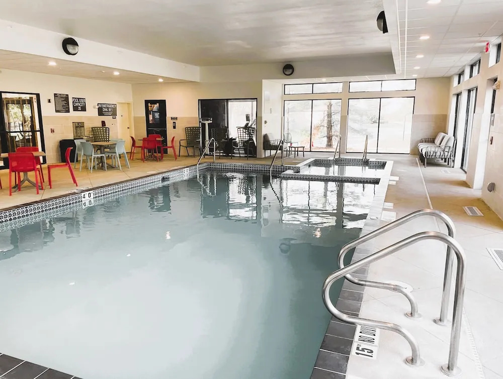 Holiday Inn Express Germantown Nw Milwaukee