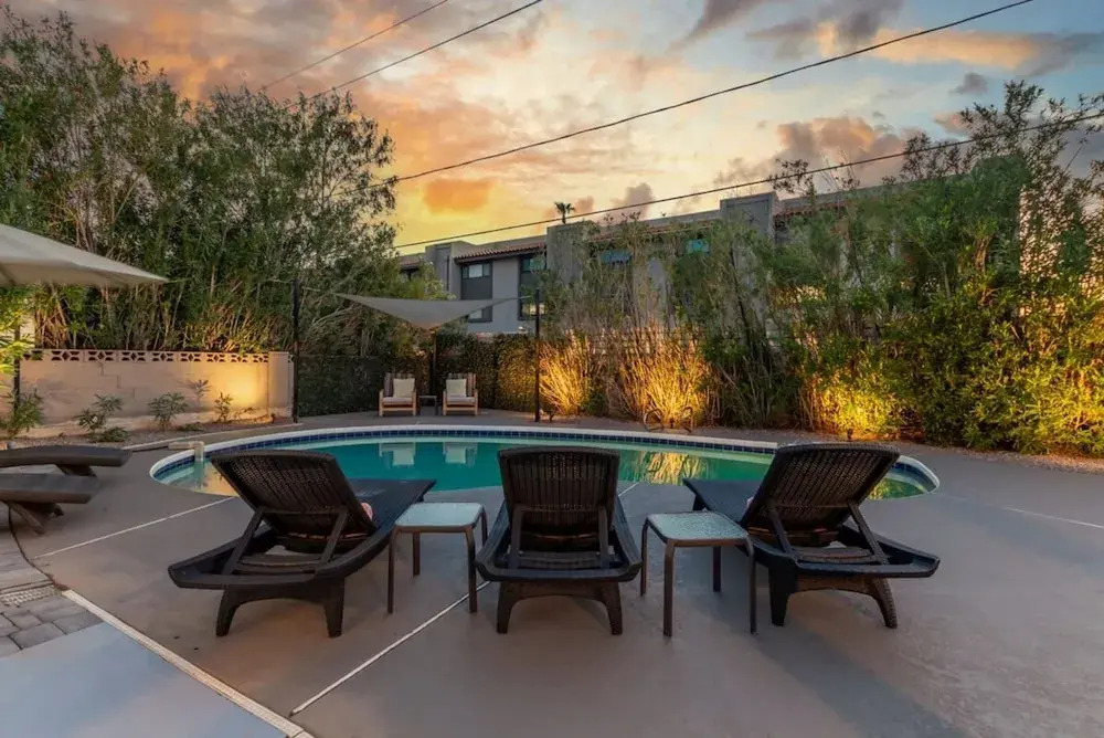 Ochenta Modern Retreat Htd Pool Spa Putt Grn Gym