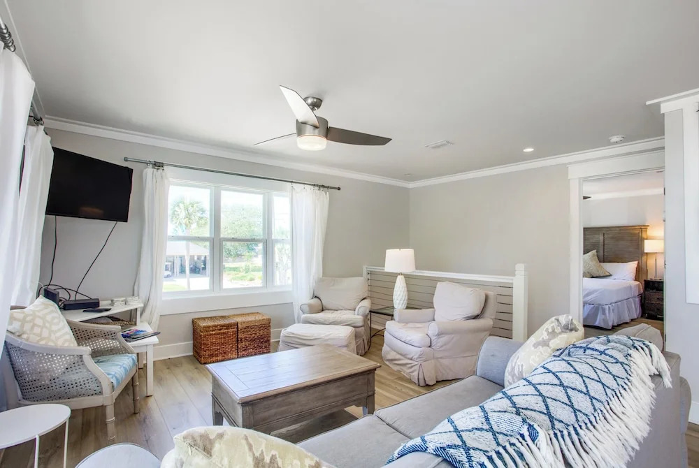Paradise Palms