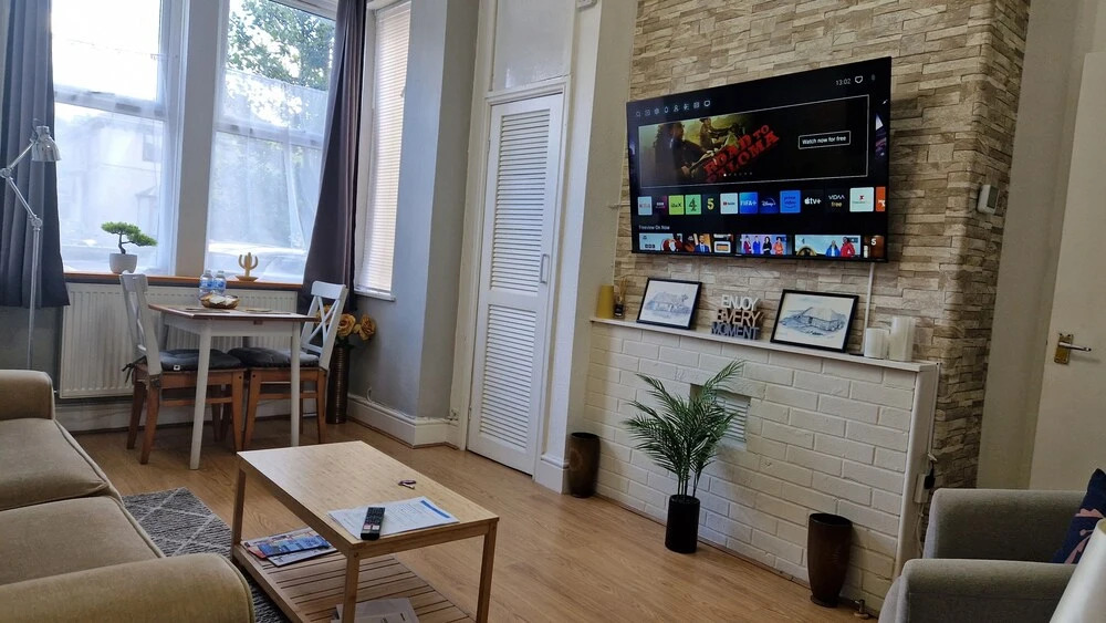 Spacious 1 Br Lincoln City Centre & Amenities, Free Parking