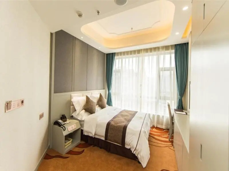 GreenTree Eastern Yibin Yijian Road New City Plaza Hotel