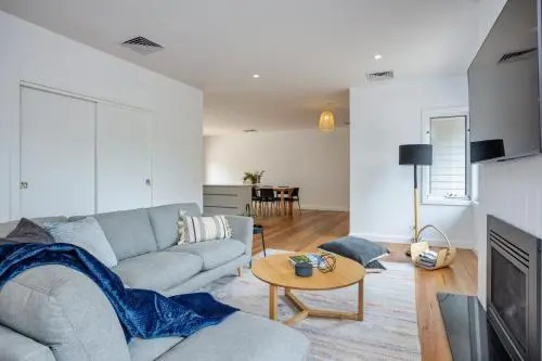 Mollys Beach House: