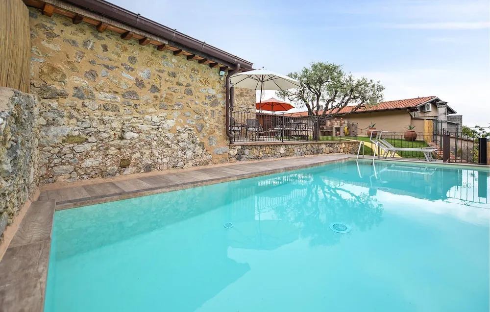 Gorgeous Home In Greppolungo