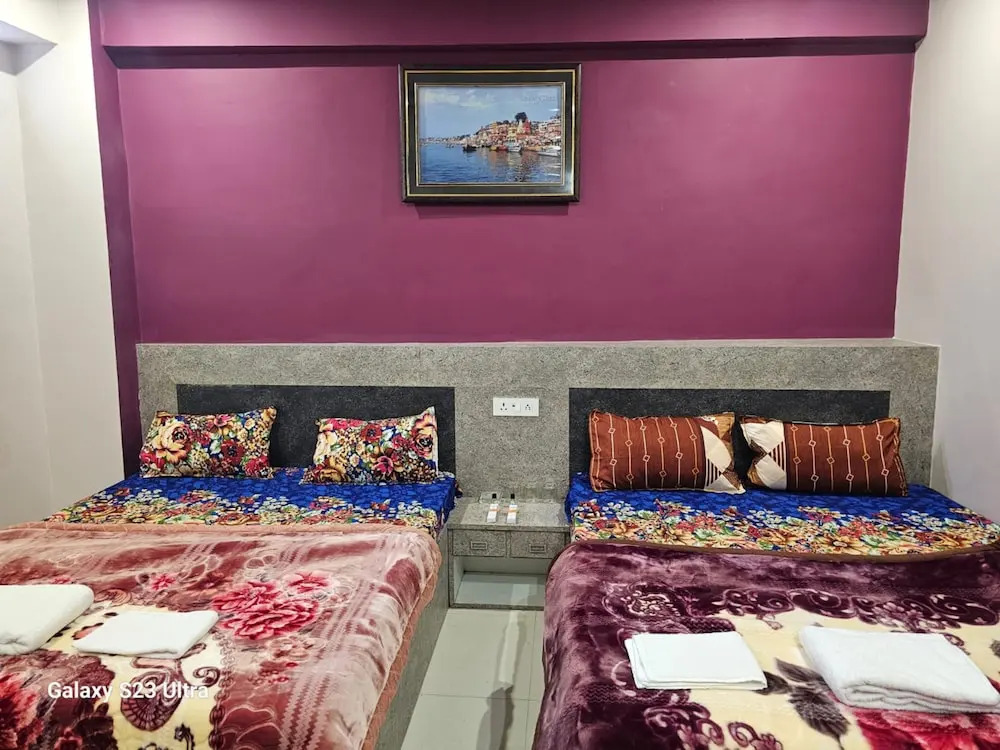 Goroomgo Kashi Inn Raj Ghat Varanasi