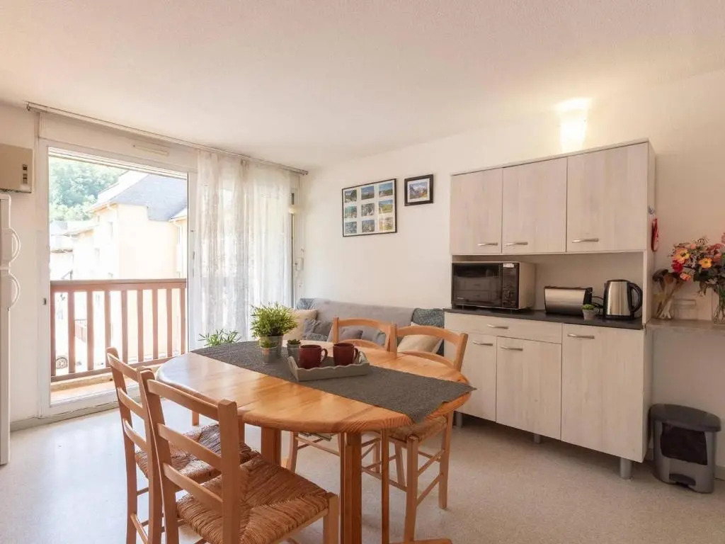 Appartement cosy avec balcon et parking à Saint-Lary - FR-1-296-138