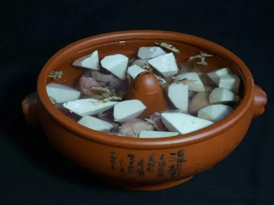 Jinggu Hotel