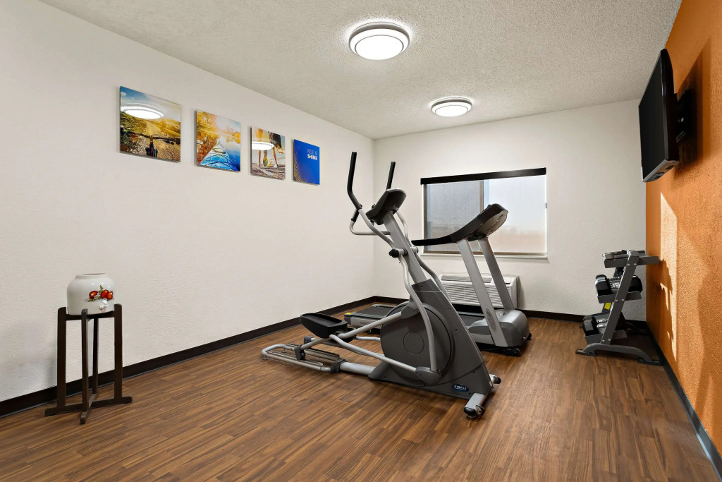 Comfort Suites University