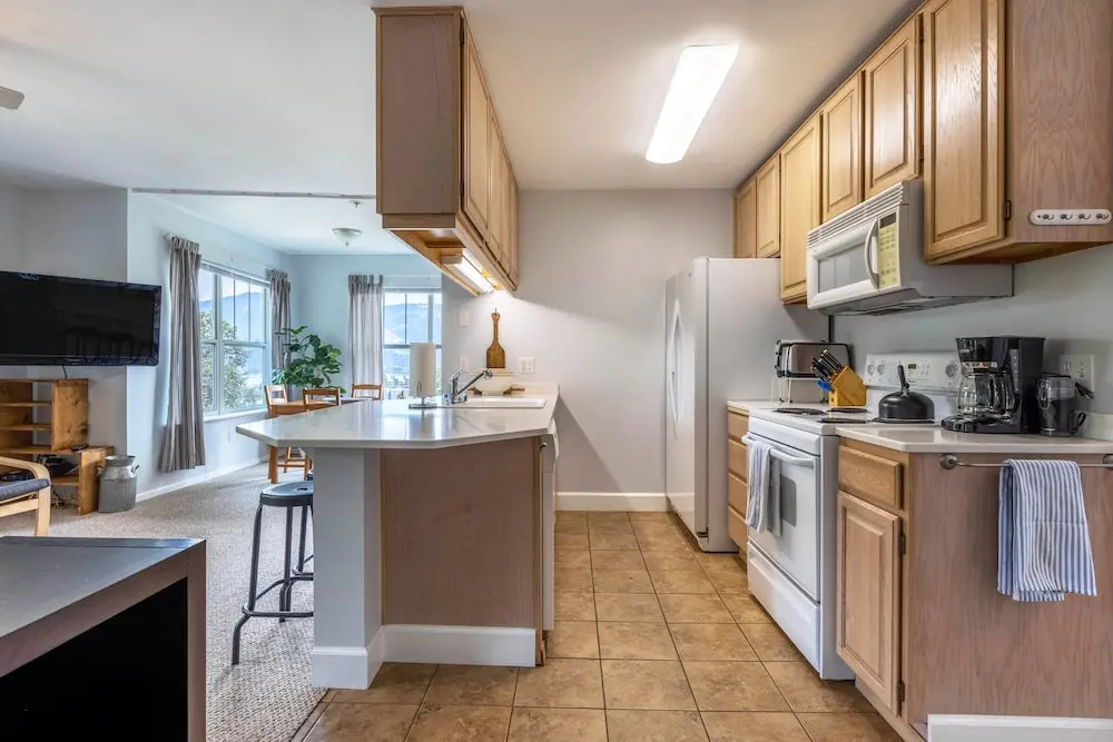 28 Lodge 1 Bedroom Condo by RedAwning