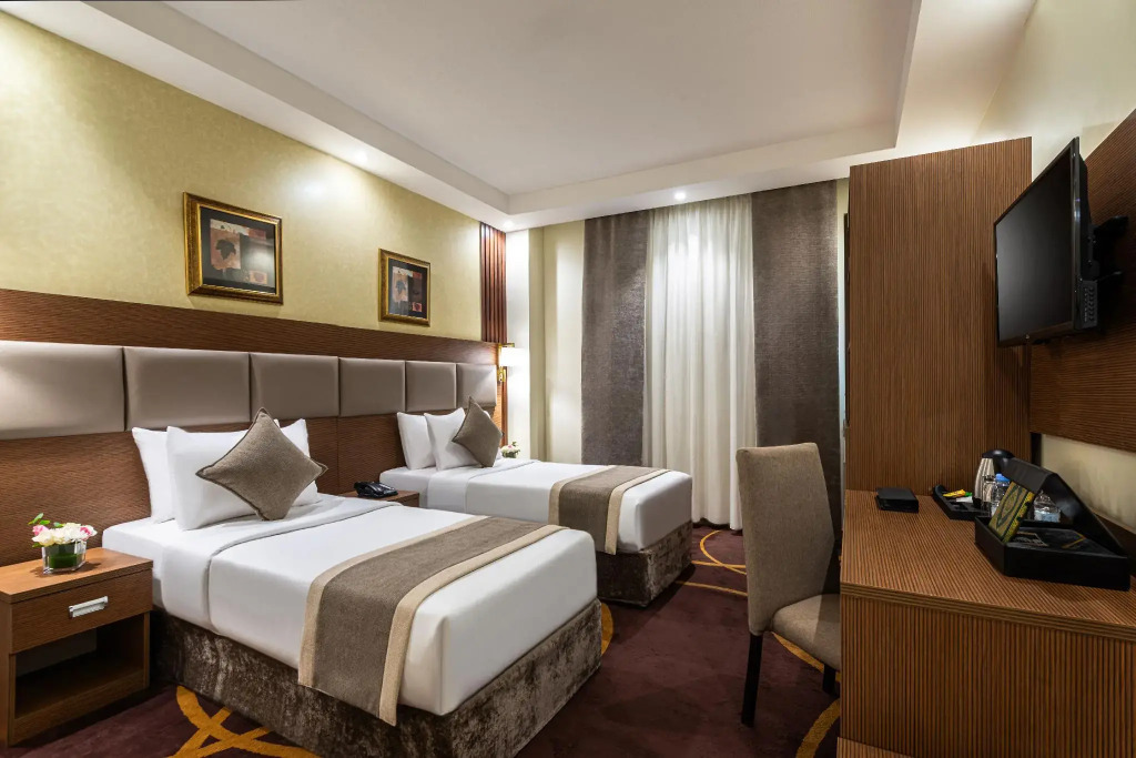 Al Ansar Palace Golden Tulip Hotel
