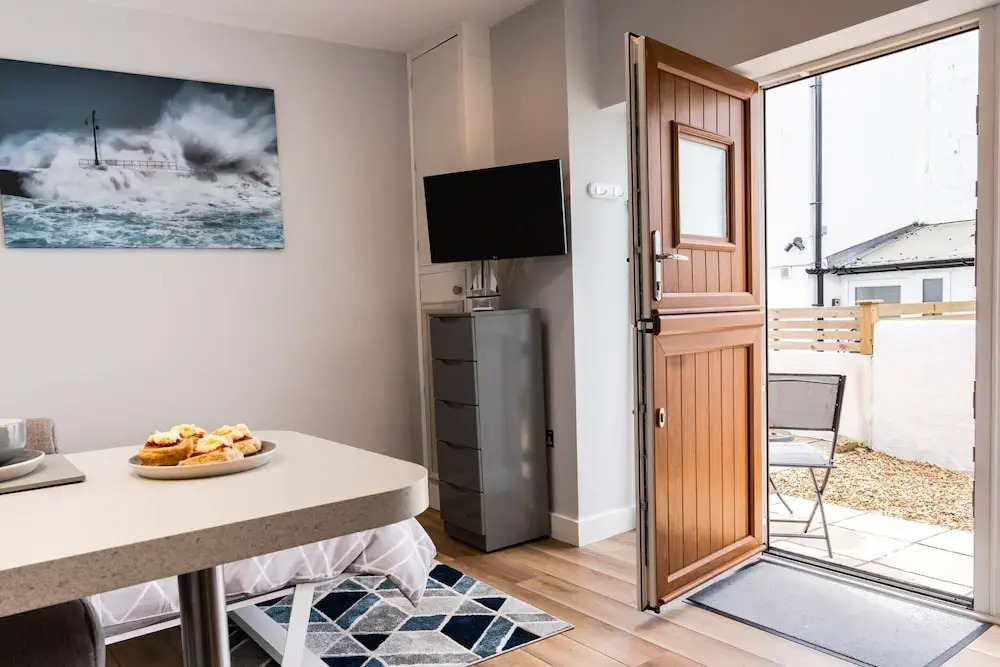 Cozy Holiday Apartment in Porthleven, No Deposit