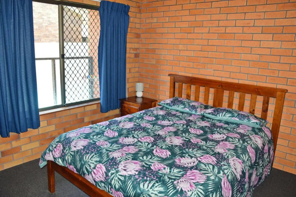 Cameo Court 2