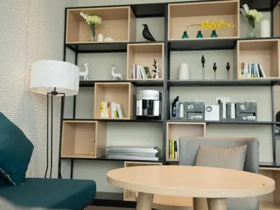 Homeinn Selected Hotel (Fuyang Linquan County Government Services Center)
