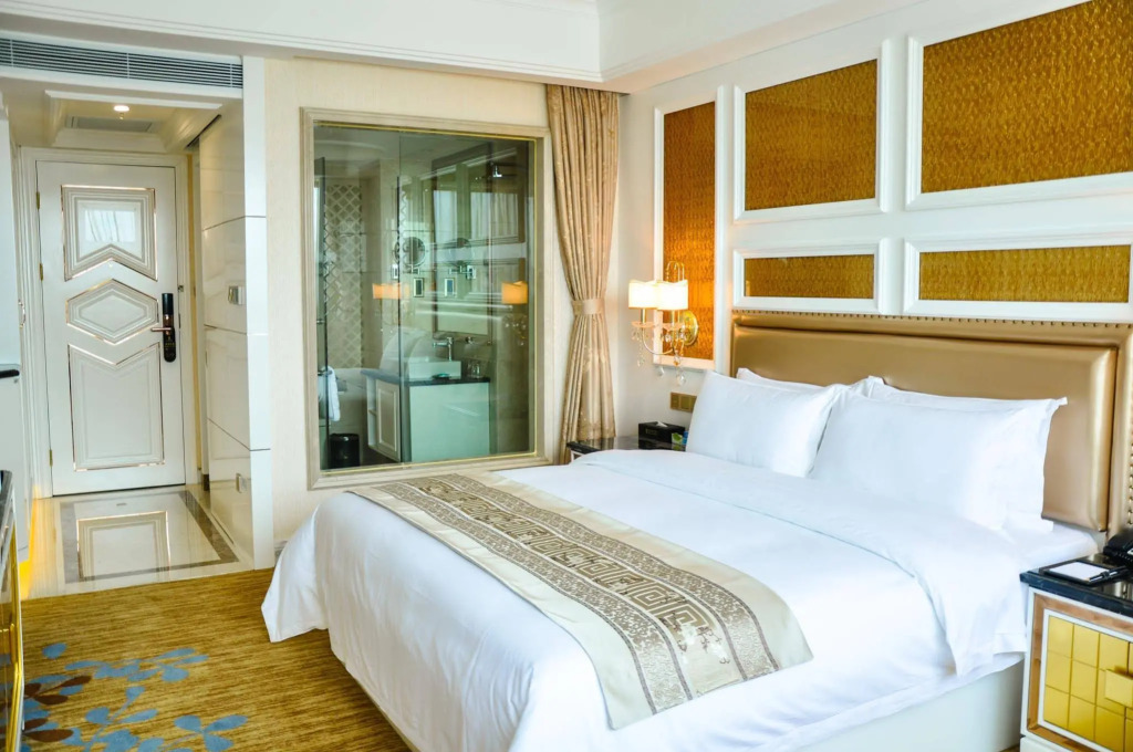 Kyle Caton Hotel