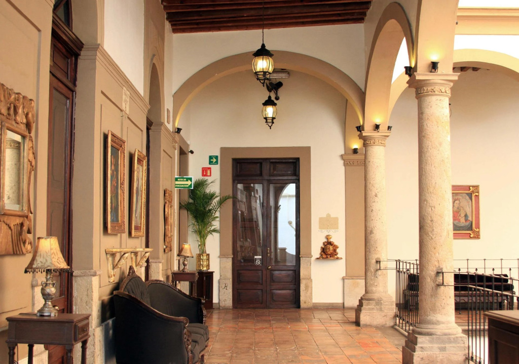 Casa Pedro Loza