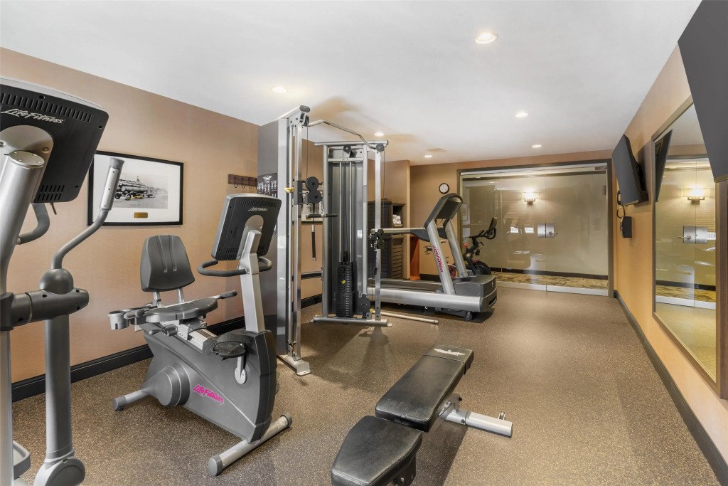 Best Western Plus Country Meadows Inn