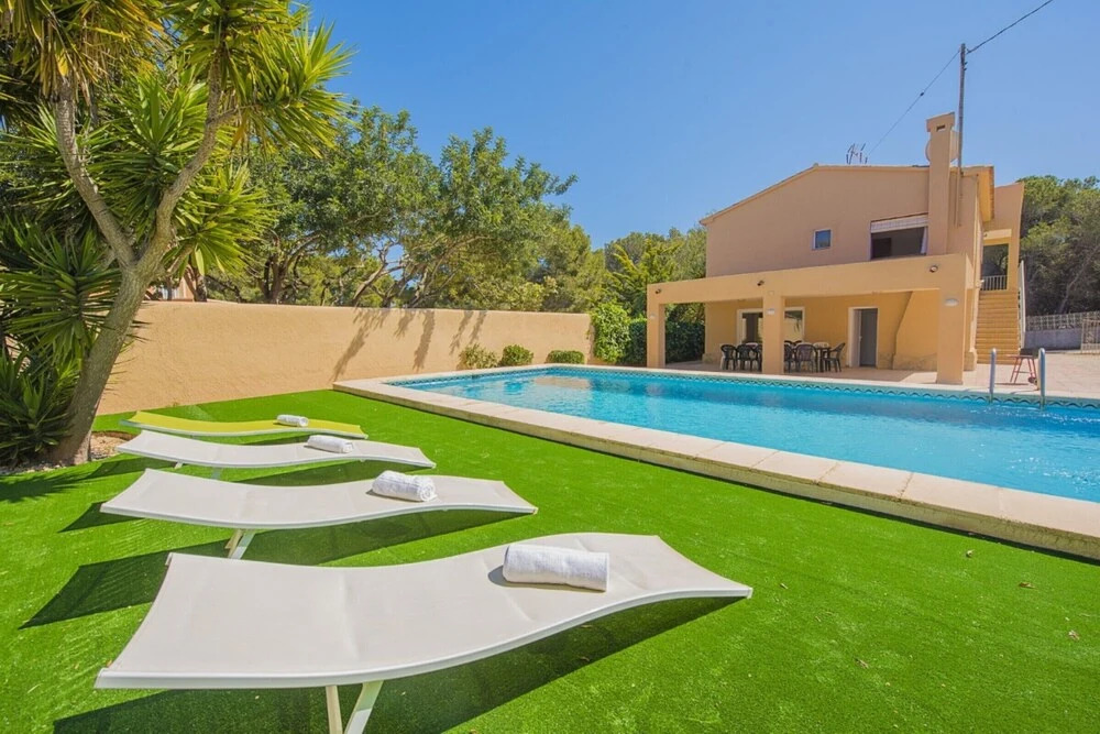 Villa - 7 Bedrooms with Pool - 104989