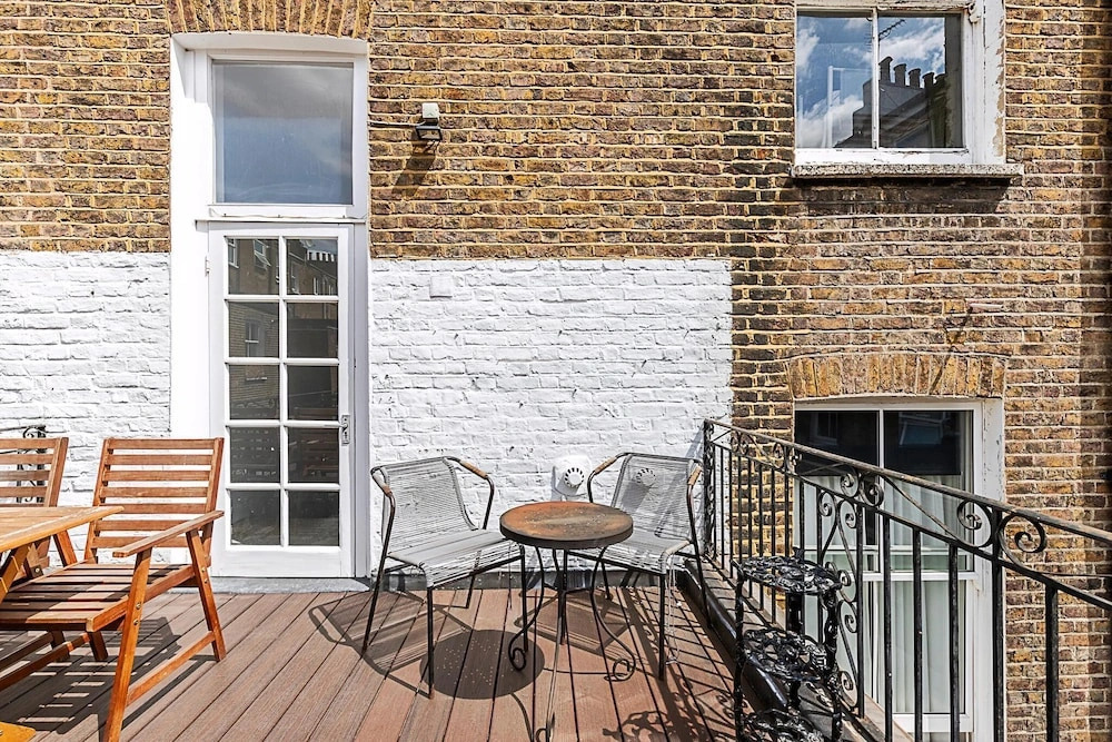 Stylish West Kensington Flat With Character