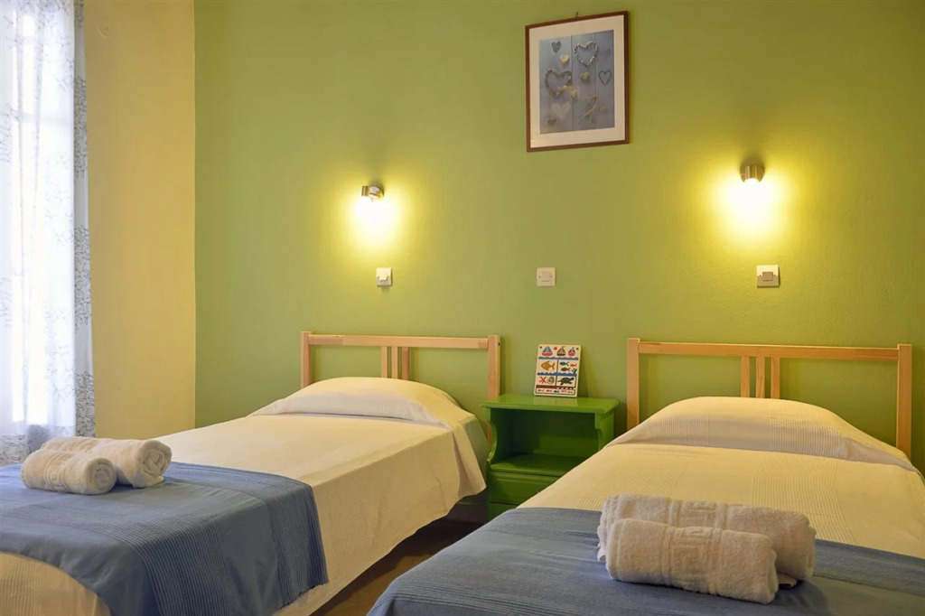 Captain's Apts Barbati