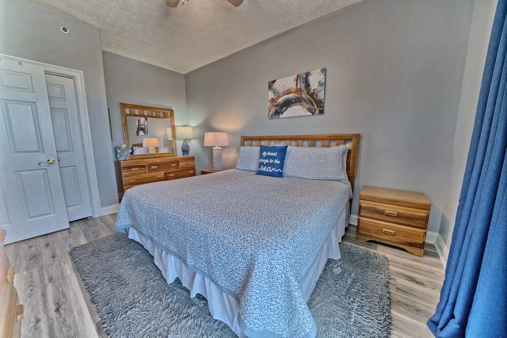 Spacious Tropical Condominium at 17th Floor with Beach and Pool Access - Unit 1707 by RedAwning