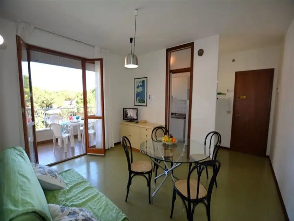 Fantastic Flat With Pool View Just Steps From the sea