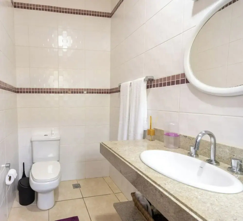 Casa com rea Gourmet e Quintal a 200 m da Praia