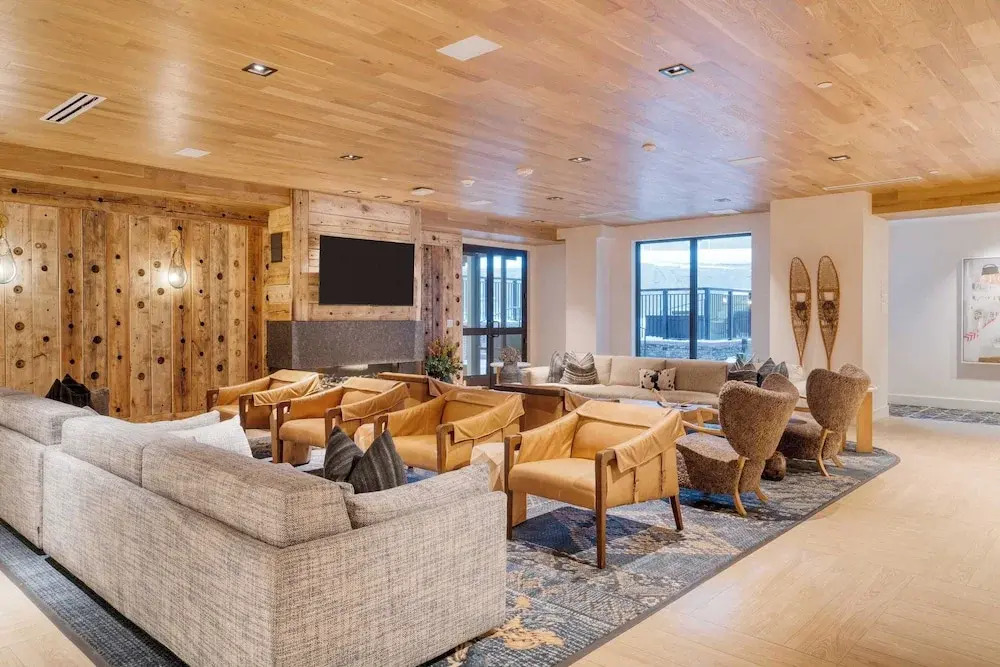 Alpine Oasis at Frontgate by Avantstay Luxe 3bdr Near Vail w/ Views Gym, Pool, Game Room
