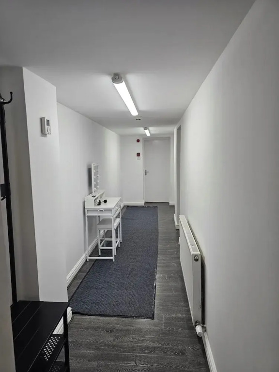 Basement Apartment Near City Centre