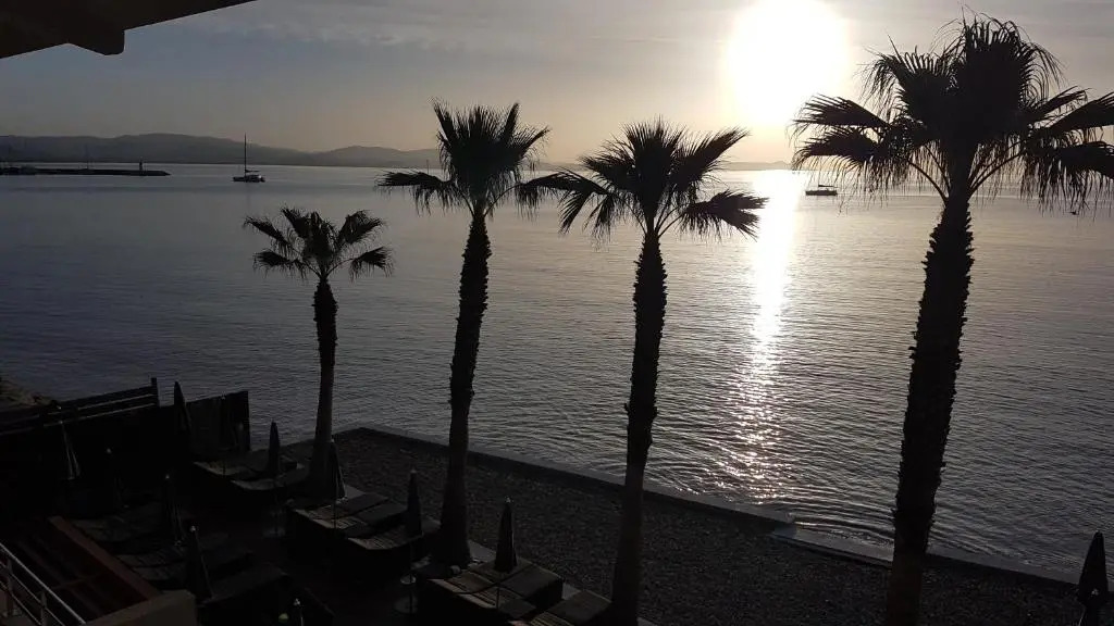 Bor Hôtel & Restaurant - Plage privée