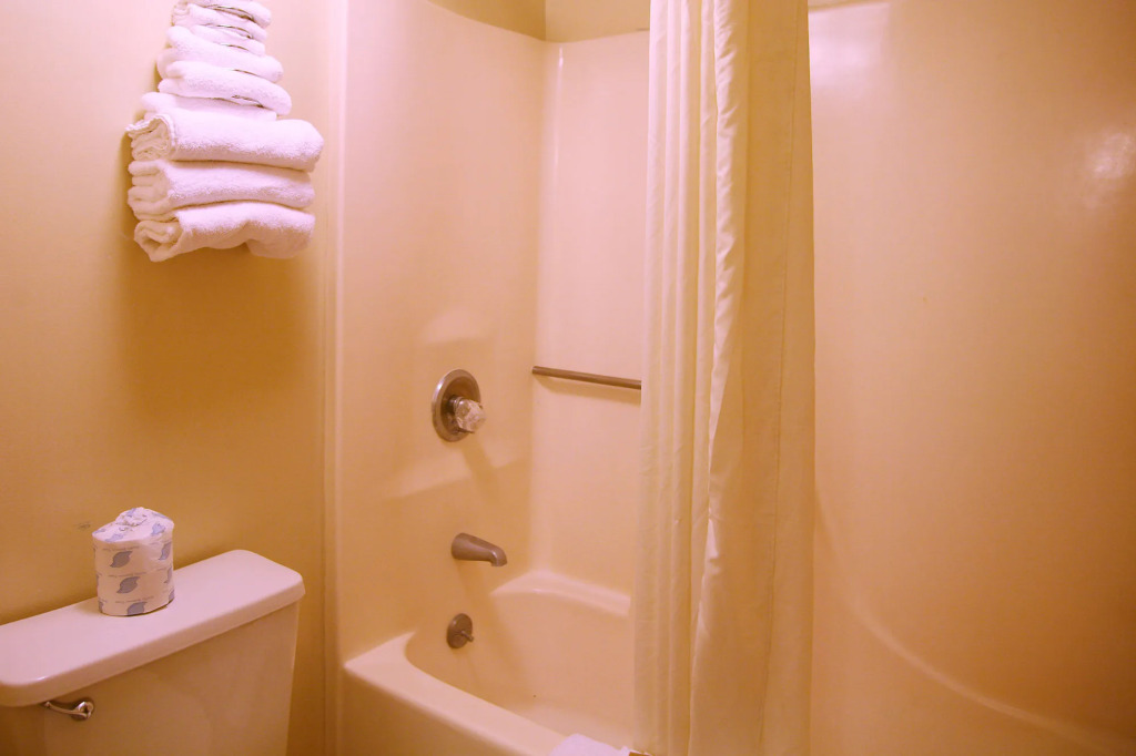The Inn & Suites SW Omaha