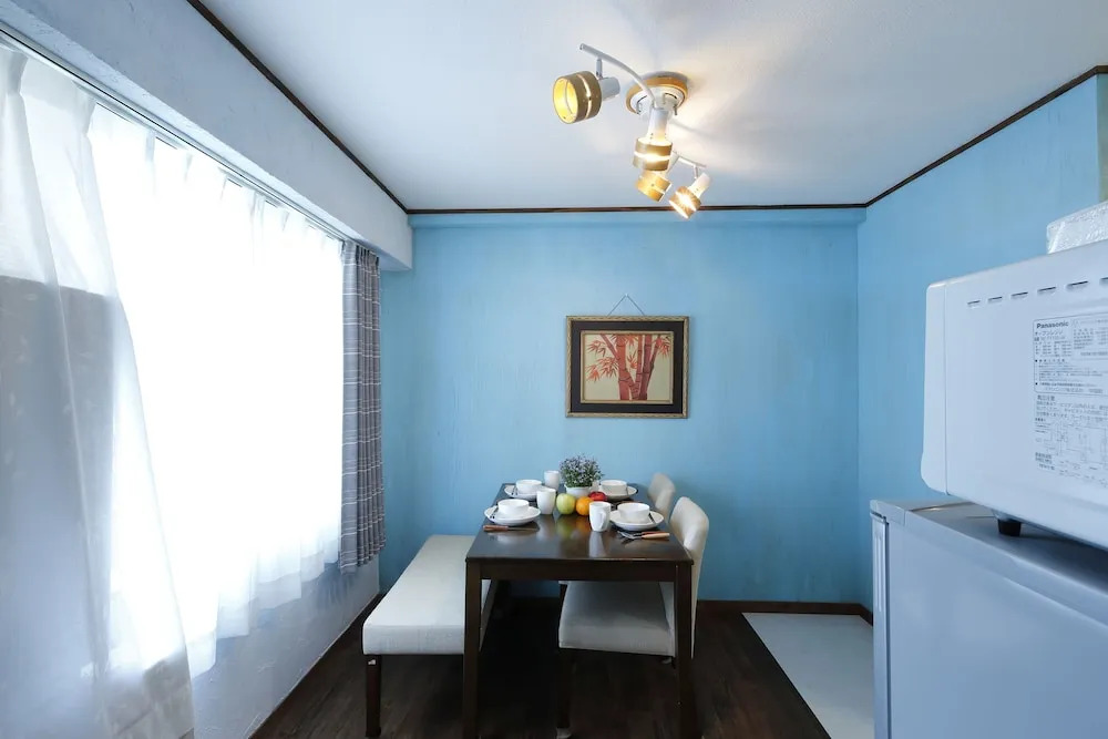 F24-402 Stylish Suite 1min from subway
