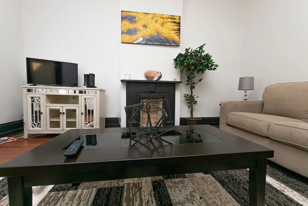 Gorgeous Award Winning  Cottage House