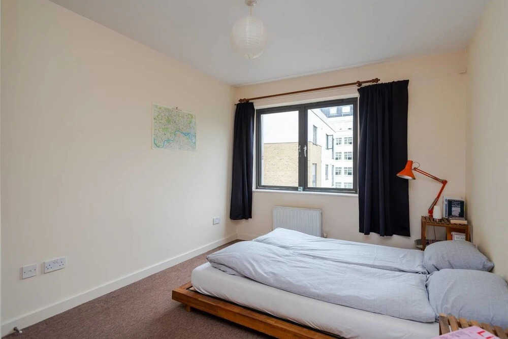 A Cosy 1 Bedroom Flat With a Balcony