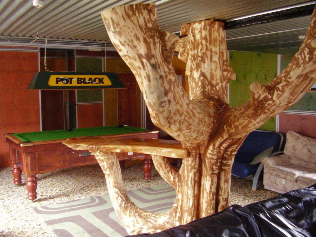 The Crossing Lodge & Backpackers