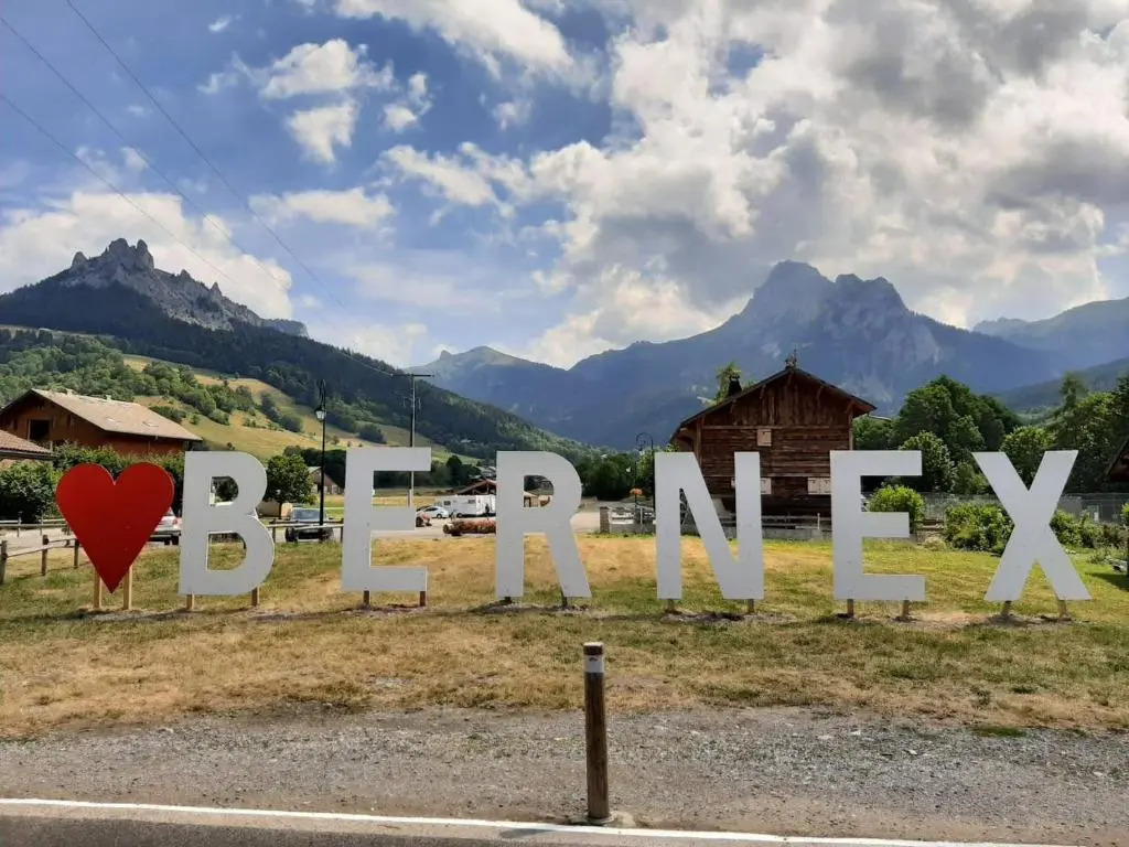 Le 211,ski et randonnée, lave linge ,parking