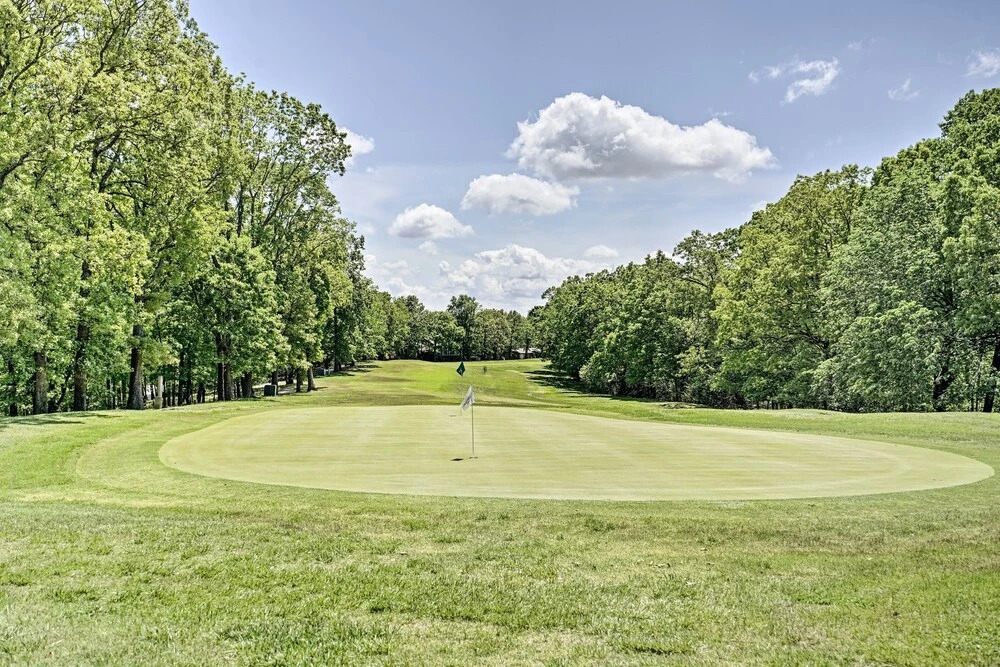 Ultimate Lake Getaway in Osage Beach, Resort Perks