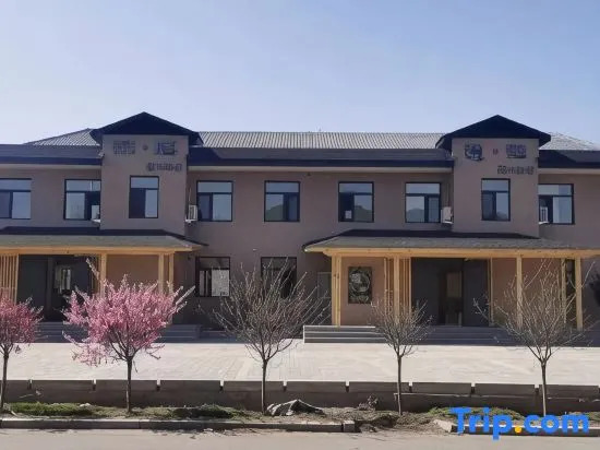 Longmen Lanyi Hot Spring Homestay