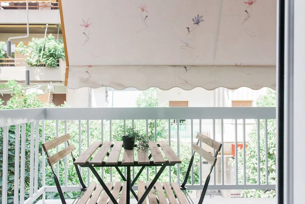 Dazzling 1BR Apartment in Koukaki