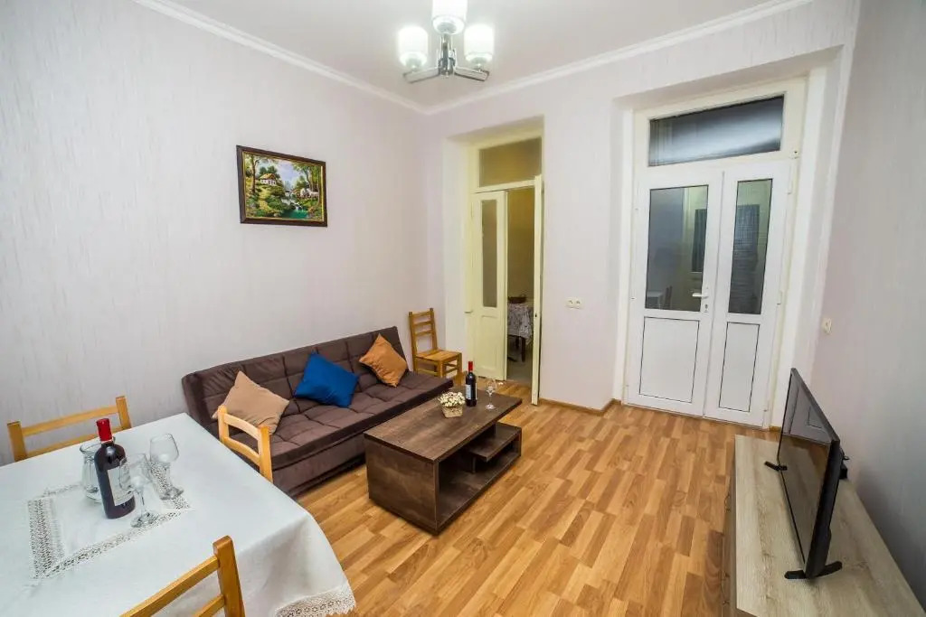 12 Nikoloz Izashvili Street