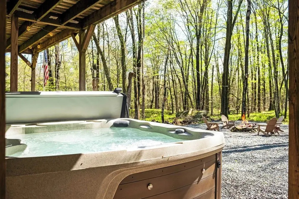 Atlas Point Lodge by Avantstay Hot Tub + Sauna + Kayaks Pet-friendly Cabin Lake Access